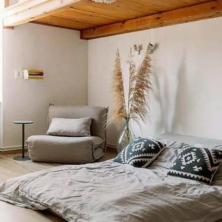 Apartament Z Antresola W Centrum Miasta Lägenhet *